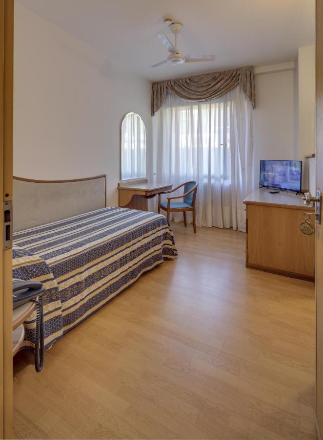 Albergo Milano Boario Terme Exterior foto